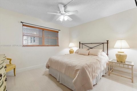 Copropriété à louer à Lauderdale-by-the-Sea, Floride: 2 chambres, 96.99 m2 № 2072061 - photo 24