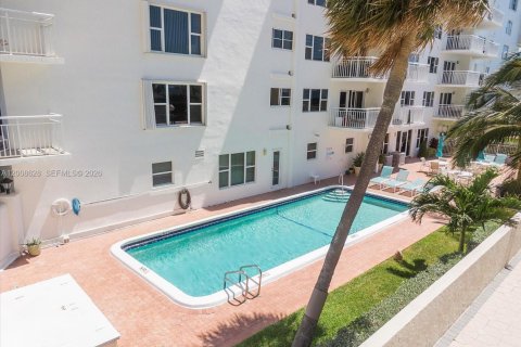 Copropriété à louer à Lauderdale-by-the-Sea, Floride: 2 chambres, 96.99 m2 № 2072061 - photo 29