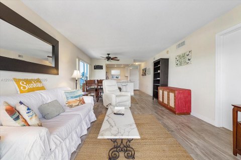 Copropriété à louer à Lauderdale-by-the-Sea, Floride: 2 chambres, 96.99 m2 № 2072061 - photo 14