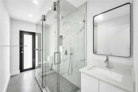 Villa ou maison à louer à Palmetto Bay, Floride: 4 chambres, 194.72 m2 № 2169290 - photo 24