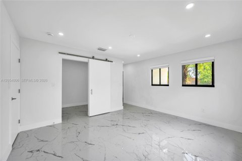 Villa ou maison à louer à Palmetto Bay, Floride: 4 chambres, 194.72 m2 № 2169290 - photo 16