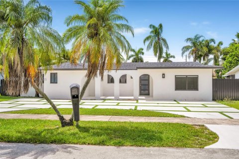 Villa ou maison à louer à Palmetto Bay, Floride: 4 chambres, 194.72 m2 № 2169290 - photo 2