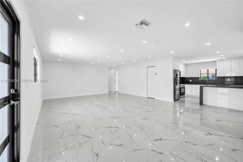 Villa ou maison à louer à Palmetto Bay, Floride: 4 chambres, 194.72 m2 № 2169290 - photo 4