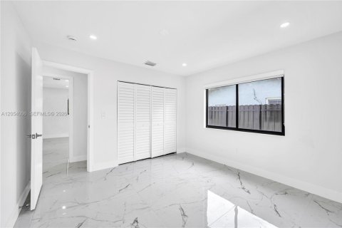 Villa ou maison à louer à Palmetto Bay, Floride: 4 chambres, 194.72 m2 № 2169290 - photo 22