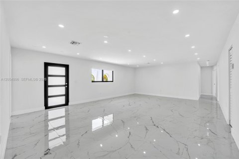 Villa ou maison à louer à Palmetto Bay, Floride: 4 chambres, 194.72 m2 № 2169290 - photo 6