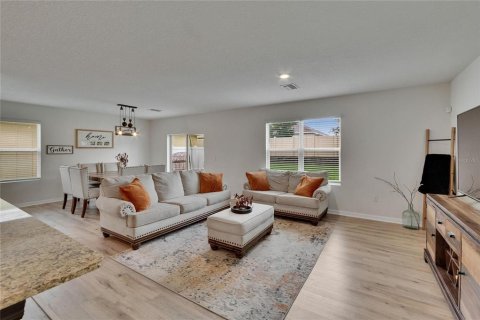 House in Riverview, Florida 4 bedrooms, 215.9 sq.m. № 1801782 - photo 6