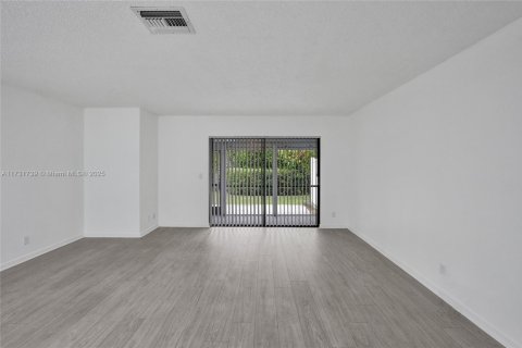 Купить таунхаус в Уэст-Палм-Бич, Флорида 3 спальни, 121.05м2, № 1481020 - фото 21
