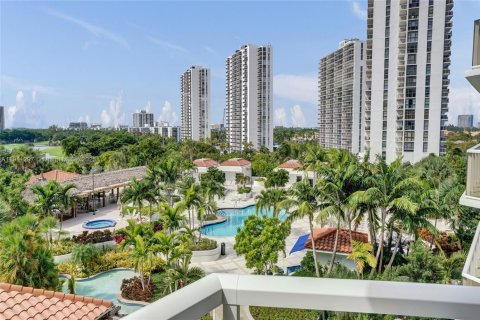 Condominio en venta en Aventura, Florida, 2 dormitorios, 144.93 m2 № 1968365 - foto 2