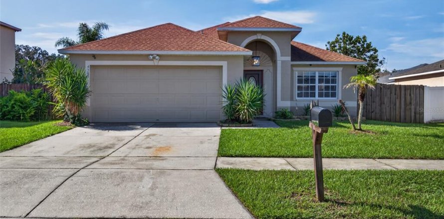 Casa en Plant City, Florida 3 dormitorios, 161.09 m2 № 2377550