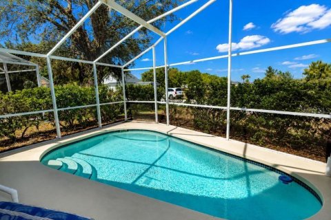 House in Davenport, Florida 4 bedrooms, 152.17 sq.m. № 2218757 - photo 12