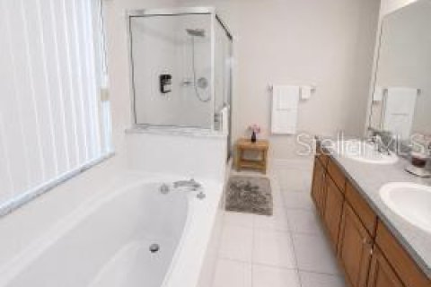 House in Davenport, Florida 4 bedrooms, 152.17 sq.m. № 2218757 - photo 4
