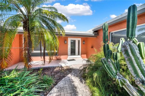 House in Fort Lauderdale, Florida 4 bedrooms, 247.31 sq.m. № 1874294 - photo 30