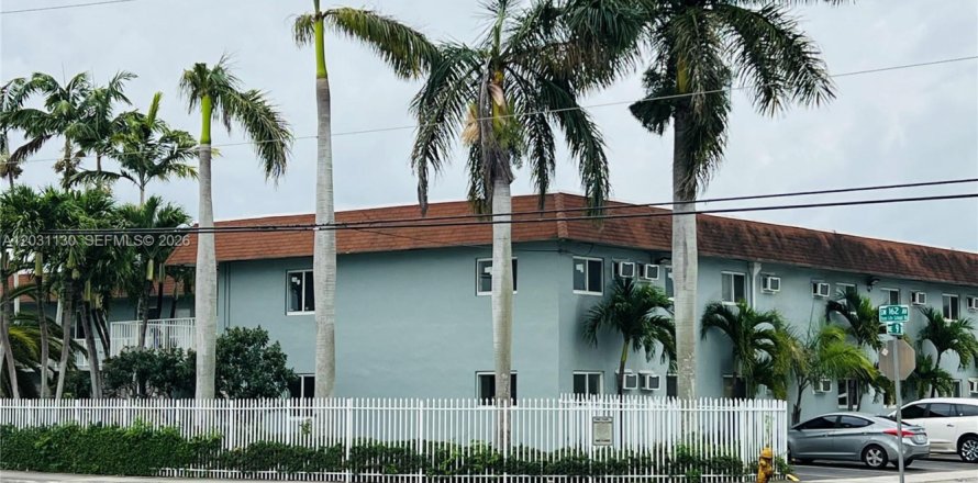 Apartment in Homestead, Florida 2 bedrooms, 1515.24 sq.m. № 2182604