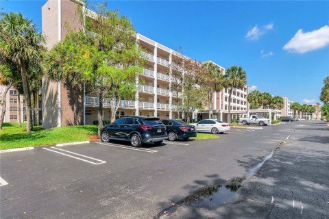 Condo in Coral Springs, Florida, 2 bedrooms  № 1329655 - photo 16