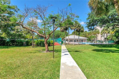Condo in Coral Springs, Florida, 2 bedrooms  № 1329655 - photo 15