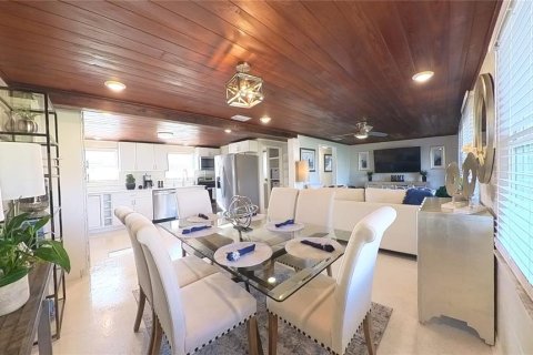 House in Nokomis, Florida 2 bedrooms, 89.74 sq.m. № 1905861 - photo 5