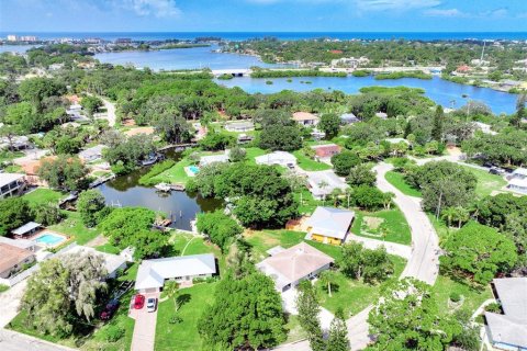 House in Nokomis, Florida 2 bedrooms, 89.74 sq.m. № 1905861 - photo 3