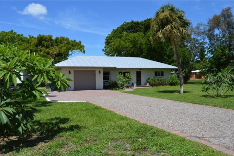 House in Nokomis, Florida 2 bedrooms, 89.74 sq.m. № 1905861 - photo 1