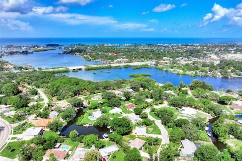 House in Nokomis, Florida 2 bedrooms, 89.74 sq.m. № 1905861 - photo 2
