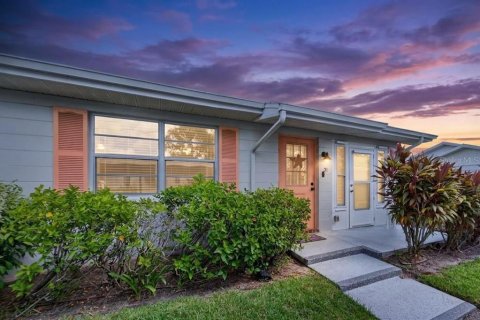 Condo à Sun City Center, Floride, 1 chambre № 2312923