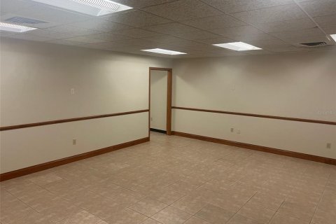 Propiedad comercial en alquiler en Gainesville, Florida, 50.17 m2 № 2091470 - foto 4
