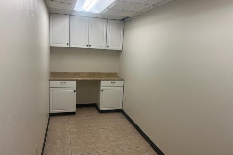 Propiedad comercial en alquiler en Gainesville, Florida, 50.17 m2 № 2091470 - foto 6