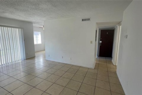 Copropriété à vendre à Tampa, Floride: 1 chambre, 65.68 m2 № 2212879 - photo 4