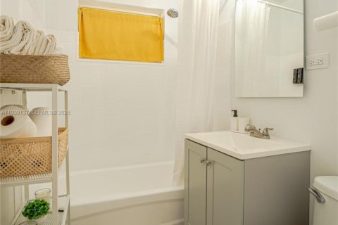 Купить коммерческую недвижимость в Майами, Флорида 93.65м2, № 1998253 - фото 5