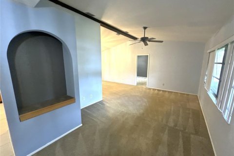 House in Port Charlotte, Florida 3 bedrooms, 157.93 sq.m. № 2148508 - photo 3
