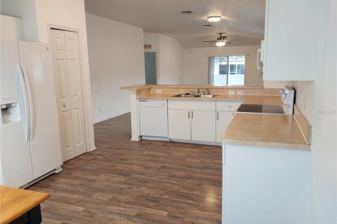 House in Lehigh Acres, Florida 3 bedrooms, 164.44 sq.m. № 2215534 - photo 5
