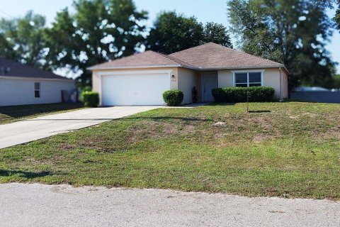 House in Lehigh Acres, Florida 3 bedrooms, 164.44 sq.m. № 2215534