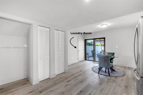 Touwnhouse à vendre à Miami, Floride: 3 chambres, 139.35 m2 № 1997862 - photo 10