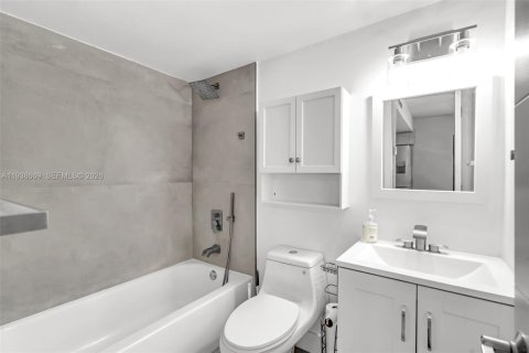 Touwnhouse à vendre à Miami, Floride: 3 chambres, 139.35 m2 № 1997862 - photo 14