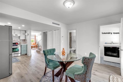 Touwnhouse à vendre à Miami, Floride: 3 chambres, 139.35 m2 № 1997862 - photo 9