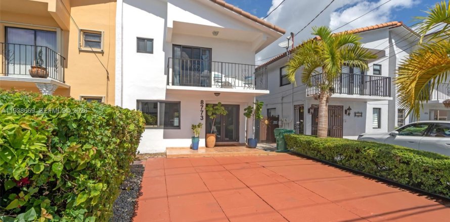 Touwnhouse à Miami, Floride 3 chambres, 139.35 m2 № 1997862