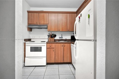 Condominio en venta en Miami, Florida, 1 dormitorio, 78.97 m2 № 1477002 - foto 5