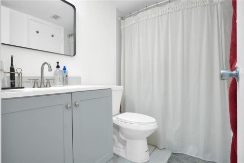Condominio en venta en Miami, Florida, 1 dormitorio, 78.97 m2 № 1477002 - foto 10