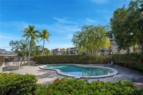 Condominio en venta en Miami, Florida, 1 dormitorio, 78.97 m2 № 1477002 - foto 16