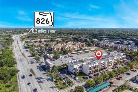 Condominio en venta en Miami, Florida, 1 dormitorio, 78.97 m2 № 1477002 - foto 1