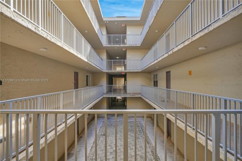 Condominio en venta en Miami, Florida, 1 dormitorio, 78.97 m2 № 1477002 - foto 13