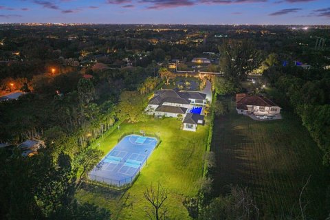 Villa ou maison à vendre à Southwest Ranches, Floride: 6 chambres, 743.96 m2 № 2154608 - photo 6