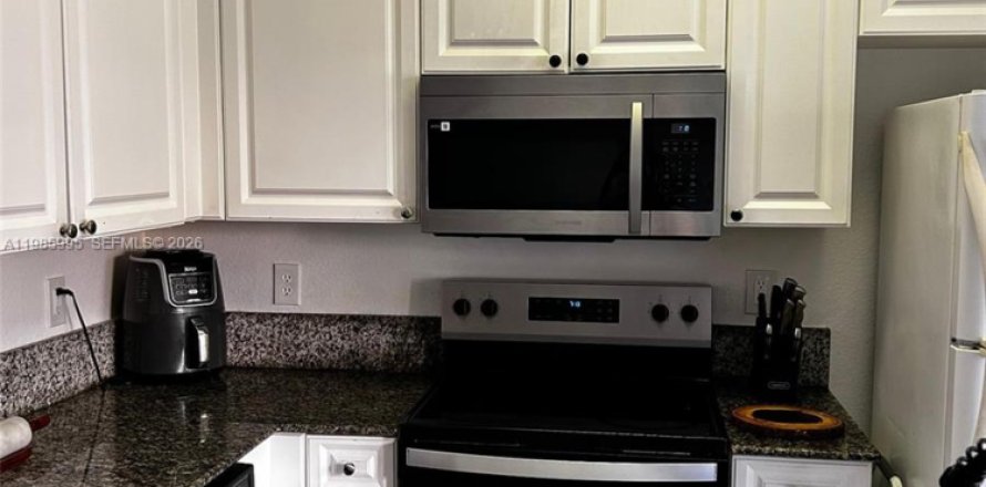 Touwnhouse à Doral, Floride 3 chambres, 135.82 m2 № 2047594