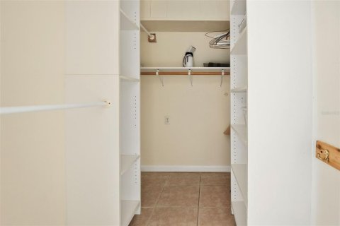 House in Bradenton Beach, Florida 5 bedrooms, 176.79 sq.m. № 2142970 - photo 21