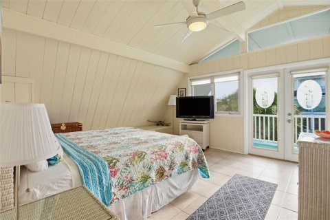 House in Bradenton Beach, Florida 5 bedrooms, 176.79 sq.m. № 2142970 - photo 19