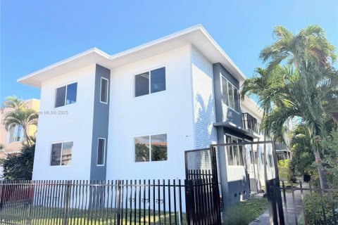 Condo in Miami Beach, Florida, 1 bedroom  № 2035824 - photo 9
