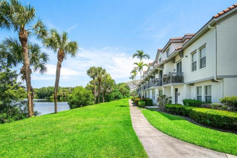 Condo in Delray Beach, Florida, 2 bedrooms № 2147081 - photo 3