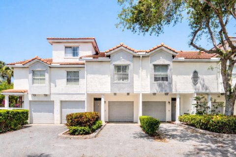 Condominio en Delray Beach, Florida, 2 dormitorios № 2147081