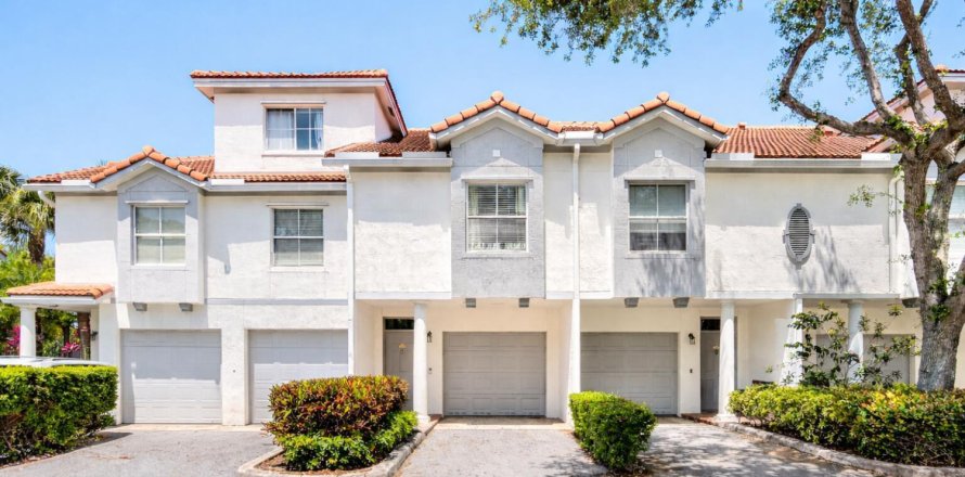 Condo in Delray Beach, Florida, 2 bedrooms № 2147081