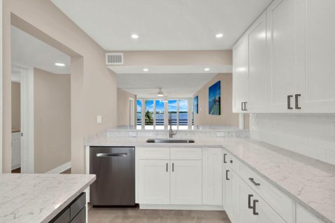 Copropriété à vendre à Stuart, Floride: 2 chambres, 99.59 m2 № 2077767 - photo 14