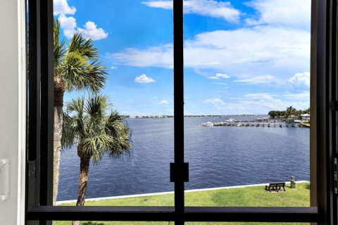 Copropriété à vendre à Stuart, Floride: 2 chambres, 99.59 m2 № 2077767 - photo 24